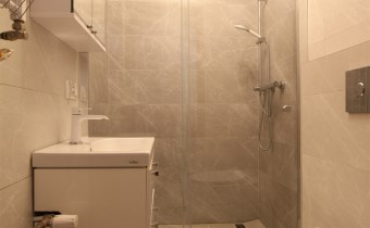-łazienka z WC