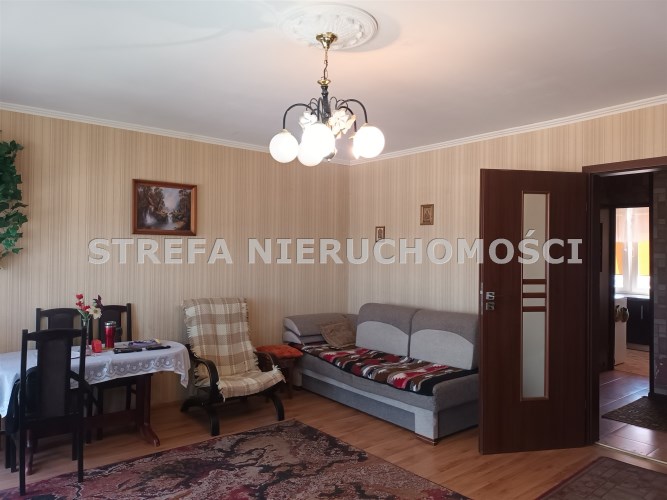 -pokój I z wyjściem na balkon