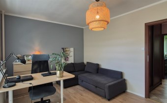-pokój I z wyjściem na balkon