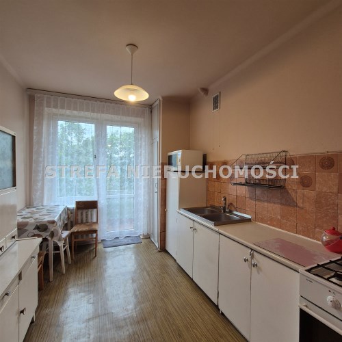 -kuchnia z wyjściem na balkon