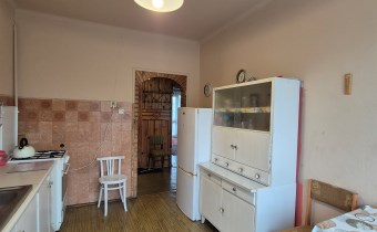 -kuchnia z wyjściem na balkon