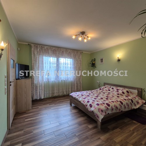 -sypialnia III z garderobą i łazienką