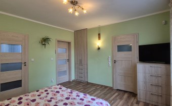 -sypialnia III z garderobą i łazienką