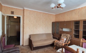 -pokój z wyjściem na balkon