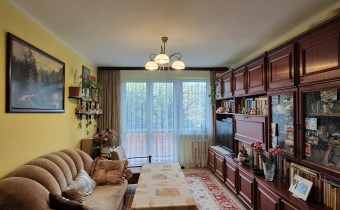 -pokój I z wyjściem na balkon