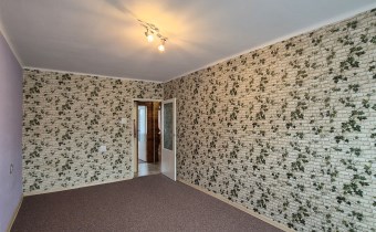 -pokój I z wyjściem na balkon