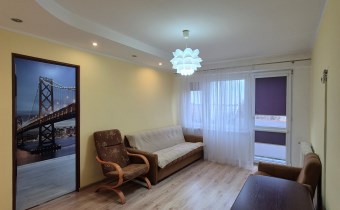 -pokój I z wyjściem na balkon