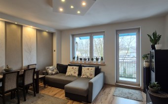 -pokój I z wyjściem na balkon