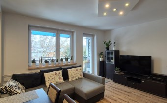 -pokój I z wyjściem na balkon