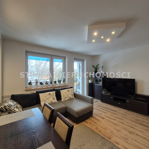 -pokój I z wyjściem na balkon