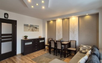 -pokój I z wyjściem na balkon