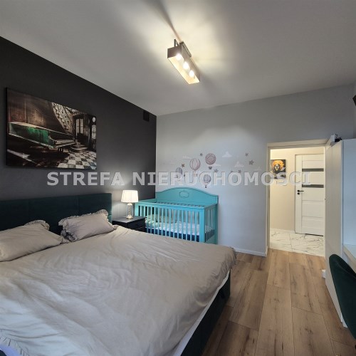 -pokój III z wyjściem na balkon