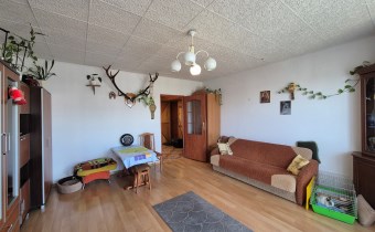 -pokój III z wyjściem na balkon