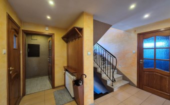 -parter: hall
